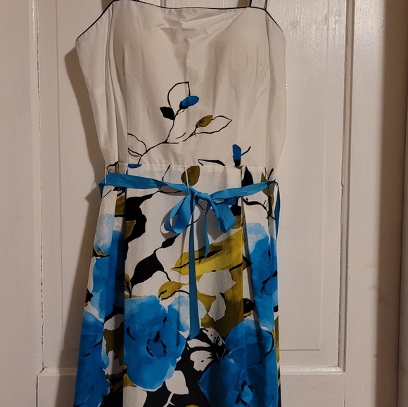 New Spring dress 3 different strap ways - Picture 1 of 8